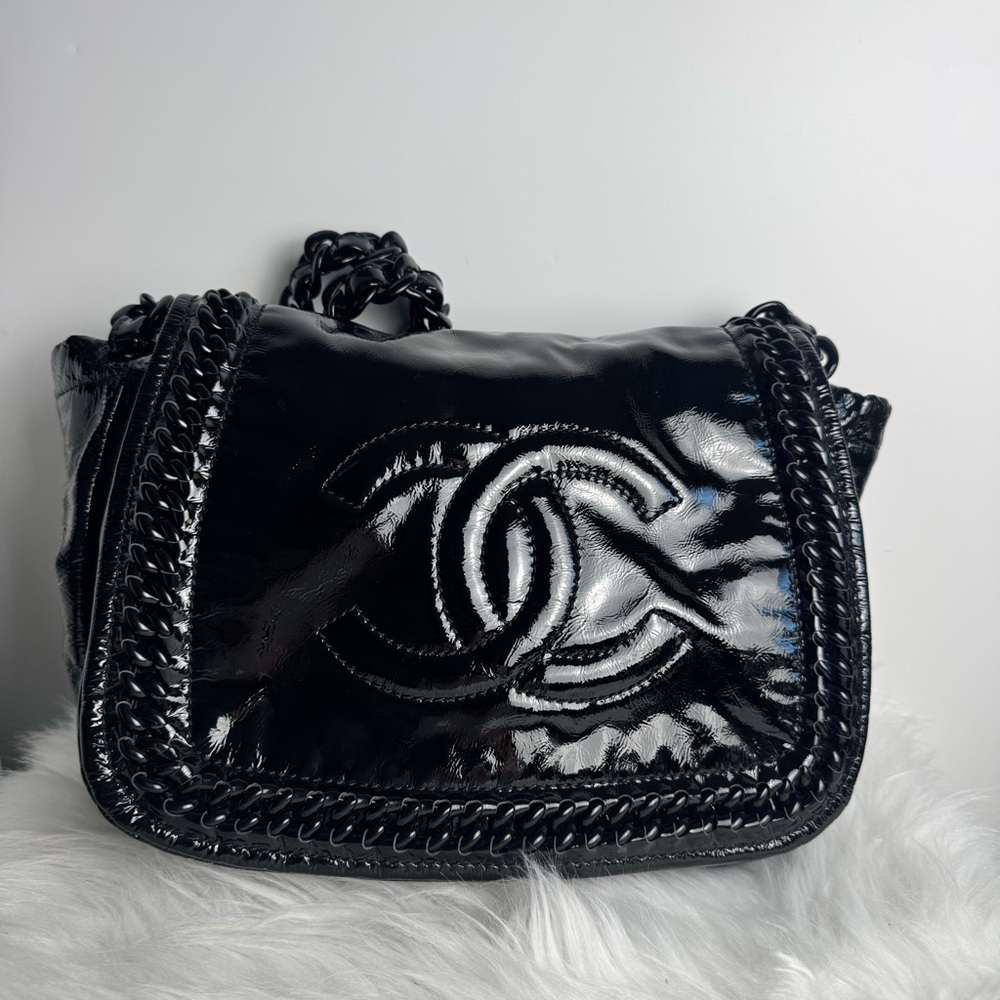 CHANEL Patent Chain-Trim Shoulder Bag — Black — 08P — Rare (w/ tag & Dustbag)